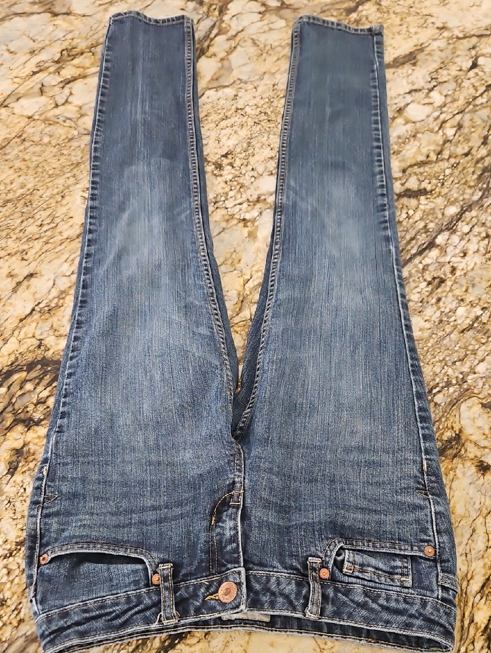 Aeropostale Women's Blue Jeans. Size 3/4 Inseam 30" Rise 5.5"